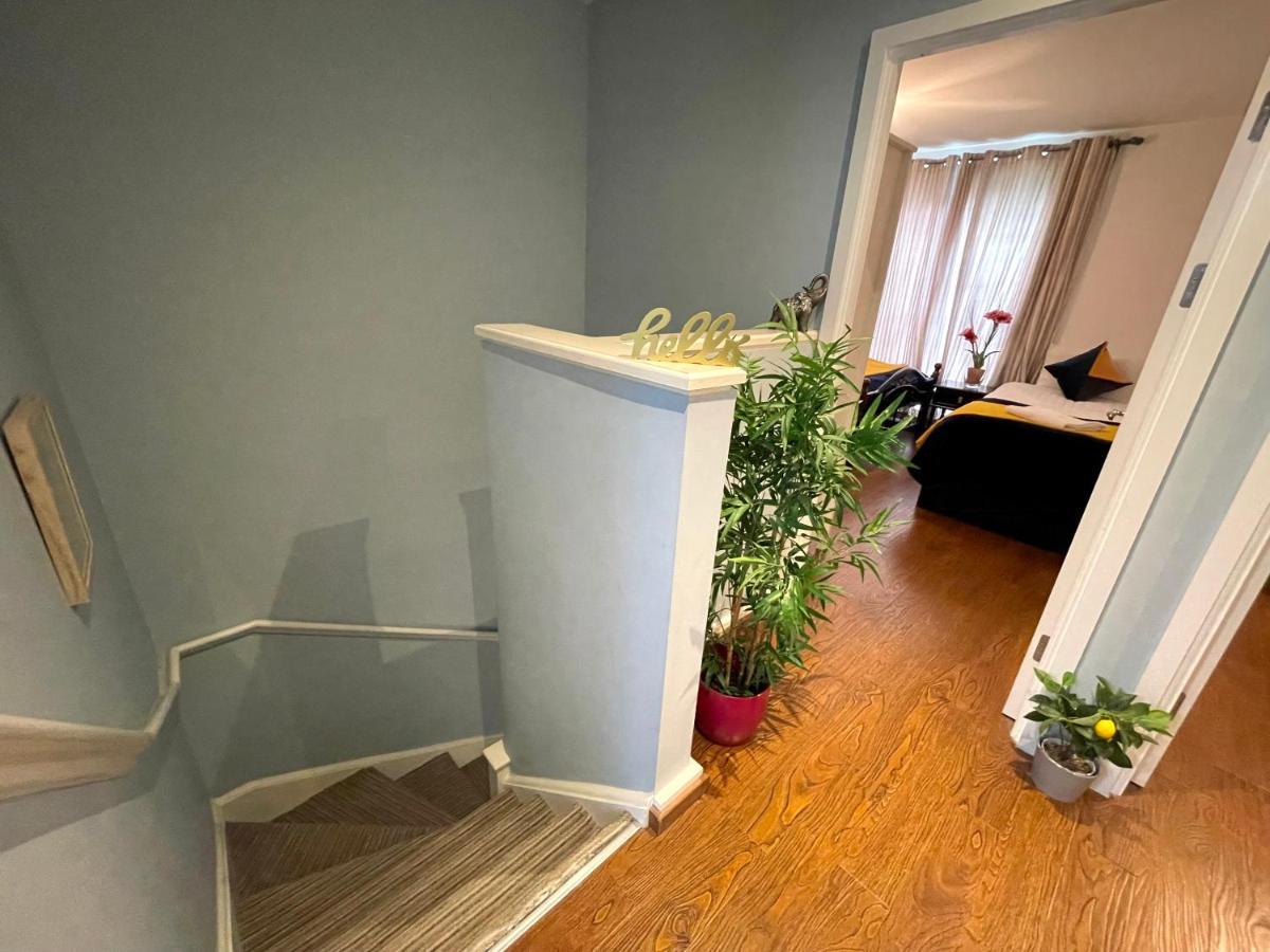 London Stratford Luxury House, 5 Minutes Walk Station, Westfield, 3 Bedrooms 3 Bathrooms, Reception, Garden, Parking Dış mekan fotoğraf